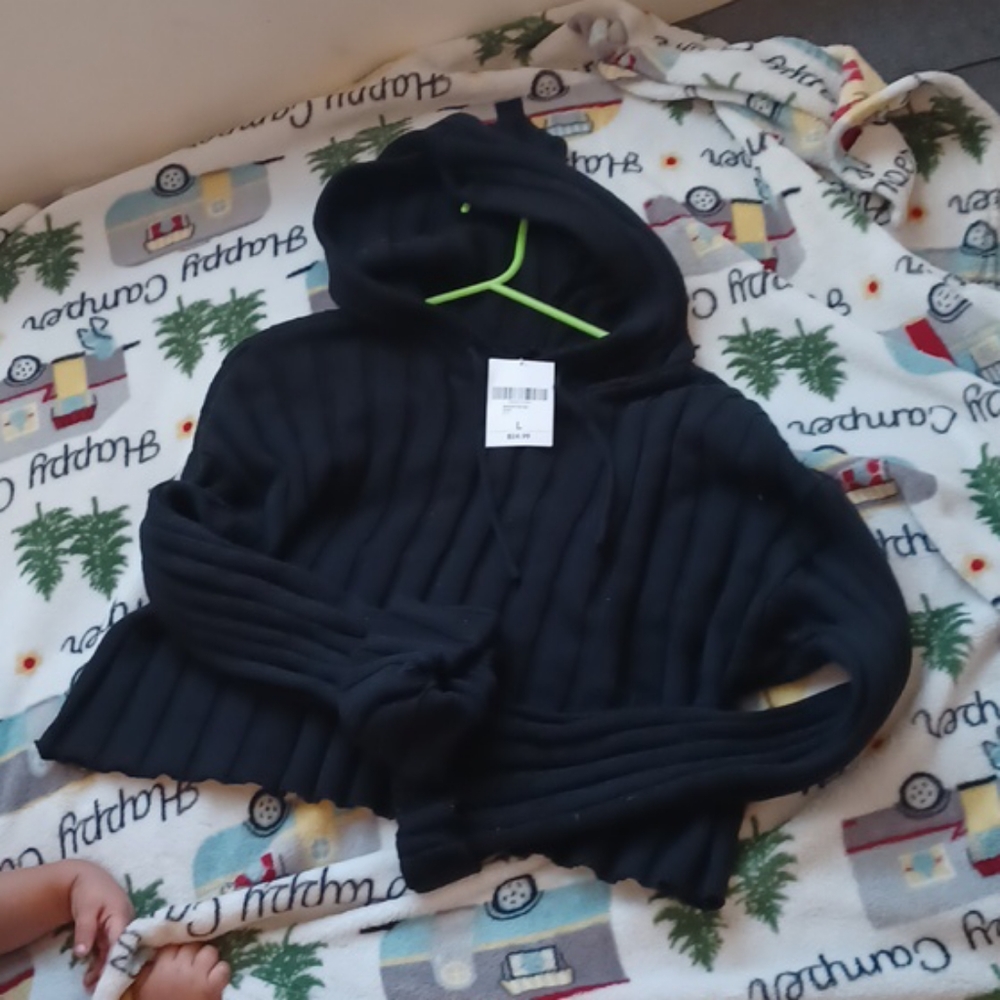 Brand new forever 21 crop top sweater with hoodie